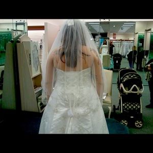 Brand new wedding dress